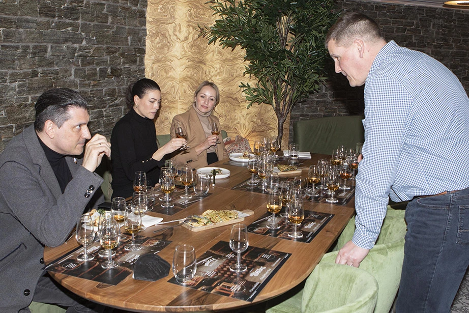 dingle Irish whiskey tasting Graham Coull Yiannis Milionis